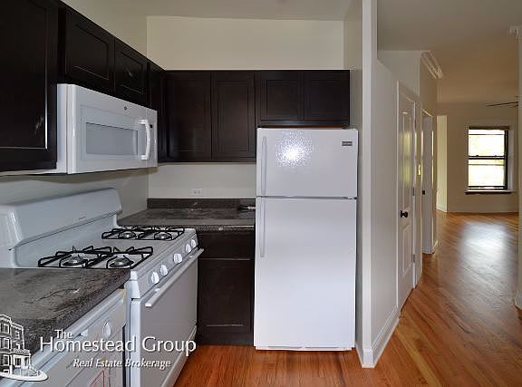 3rd image of 3051 W Gunnison St