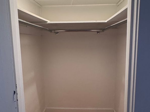 Coventry Court, 201 W 17th St #A23, Dubuque, IA 52001