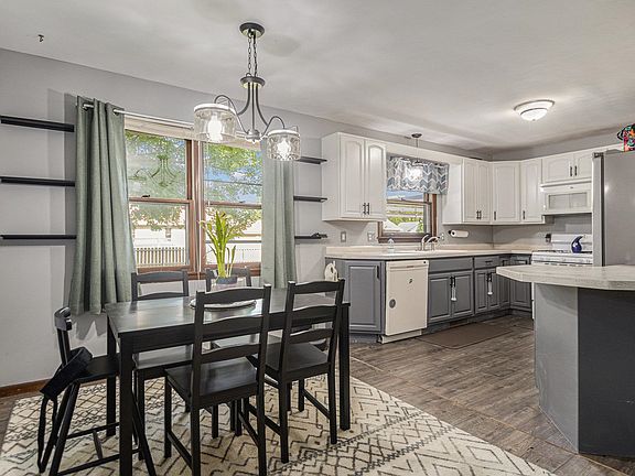 4th image of 76 Greenway Dr
