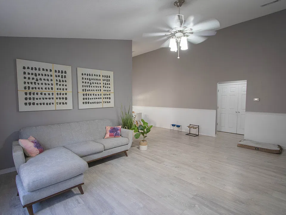 1232 Greystone Ln