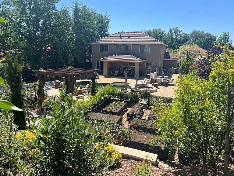 1407 W Colonial Pkwy — Photo 3