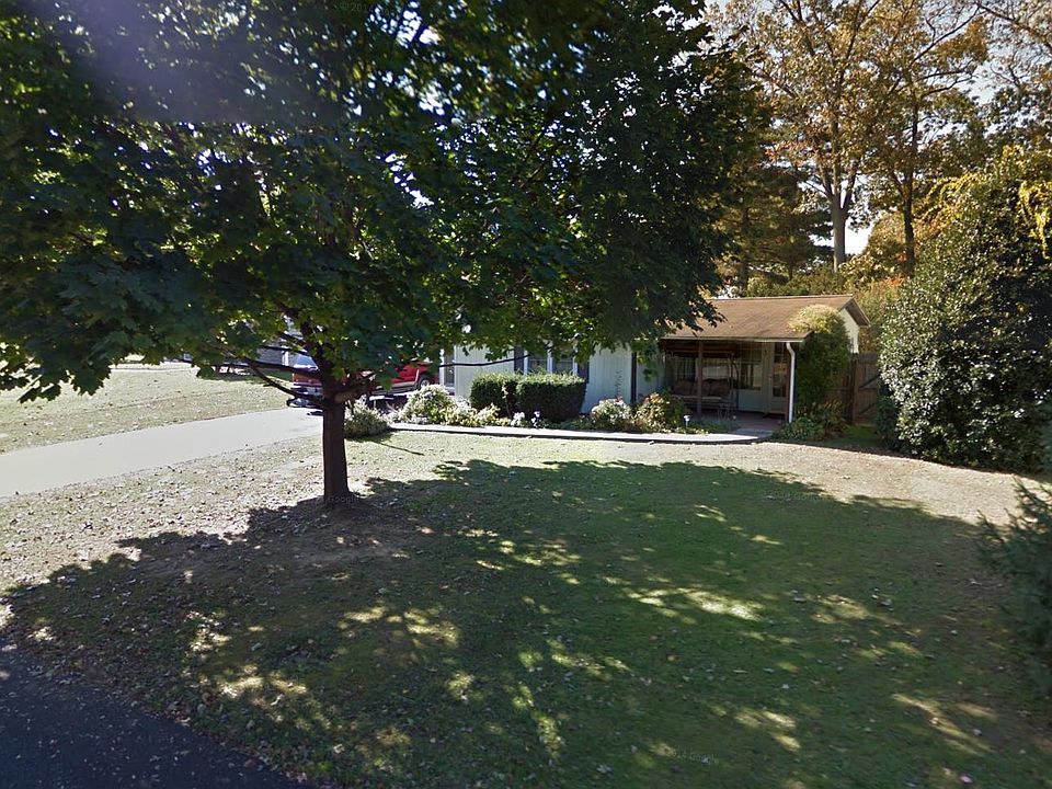 2nd image of 396 Westview Rd