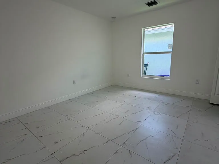 4696 Weymouth St #4696 — Photo 5
