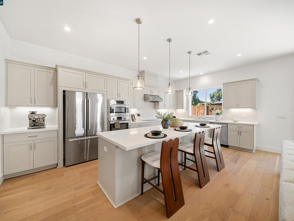 1st image of 207 Bisque Ct