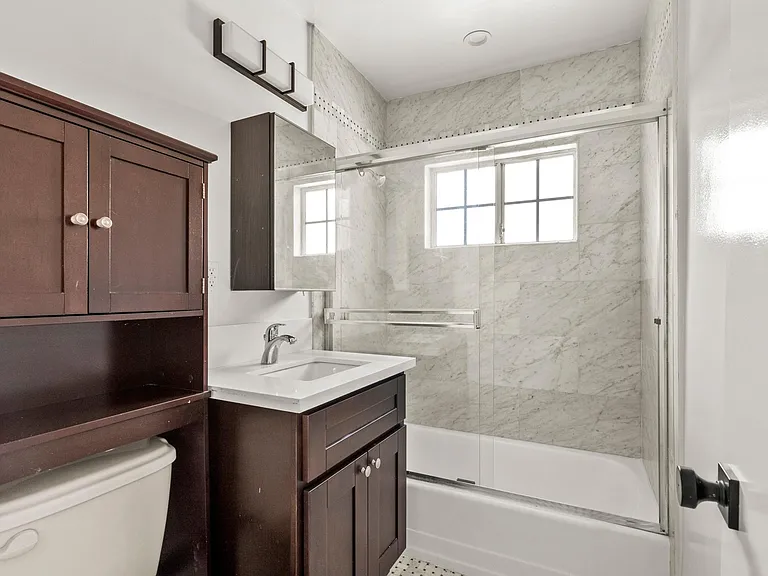904 N Gardner St #4 — Photo 12