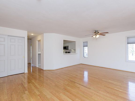 5th image of 5600 Waterman Blvd APT 7