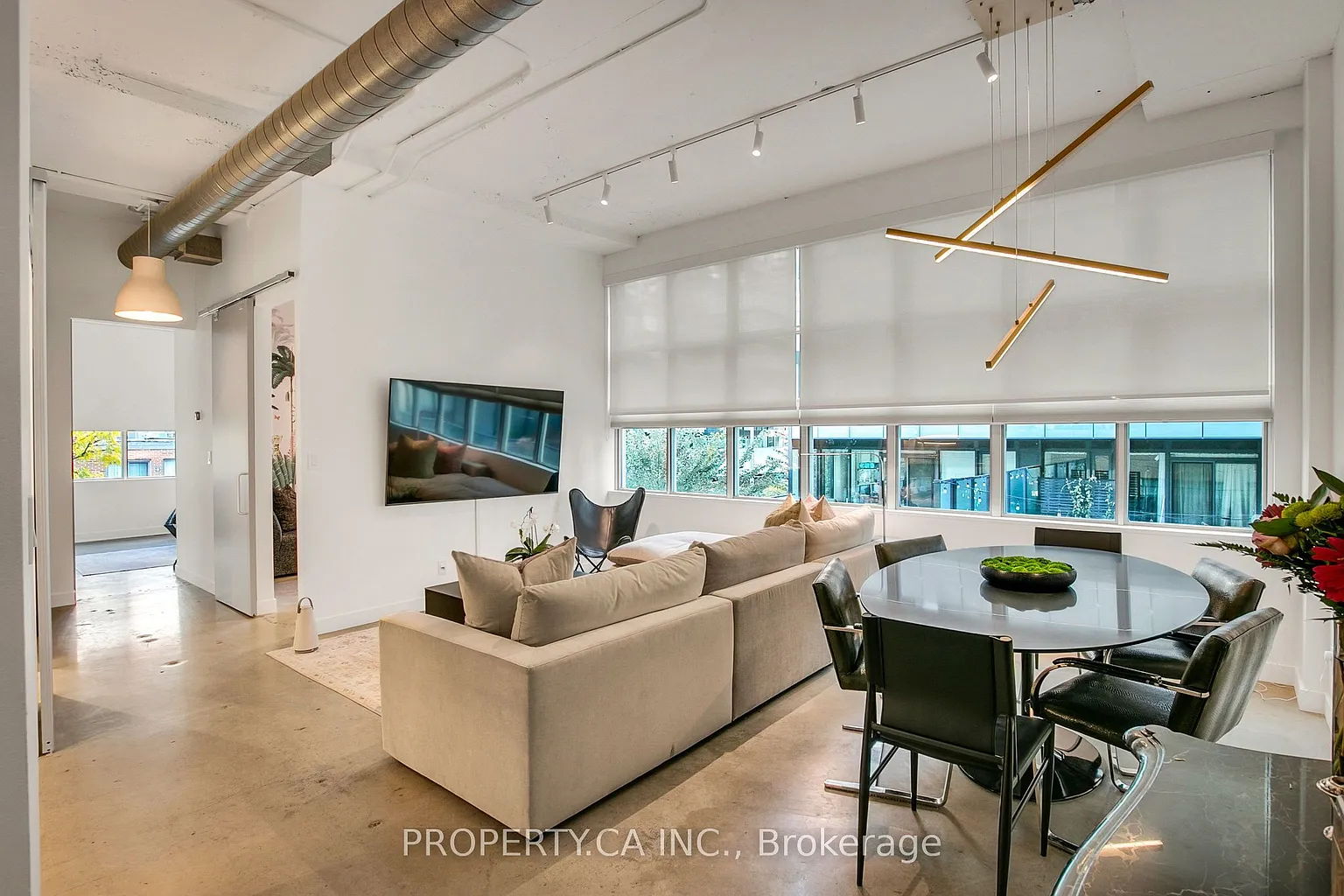 188 Eglinton Ave E #306 photo 1