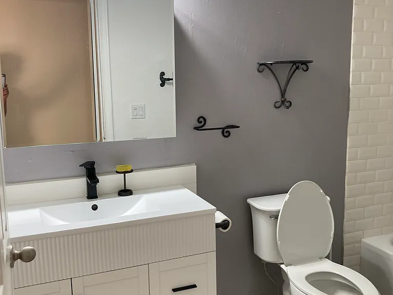 17431 Ambaum Blvd S #0 — Photo 27