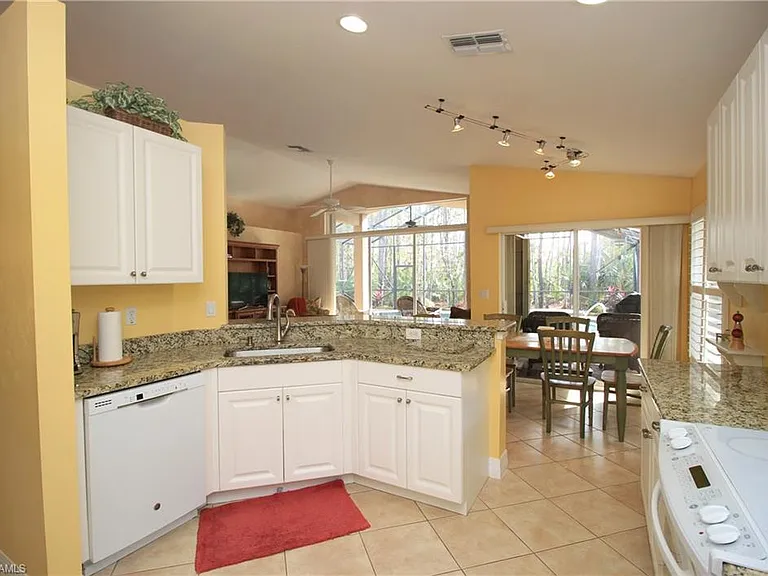 2322 Butterfly Palm Dr — Photo 26