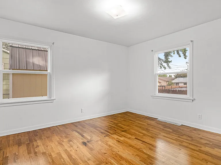 644 Avenue F — Photo 17