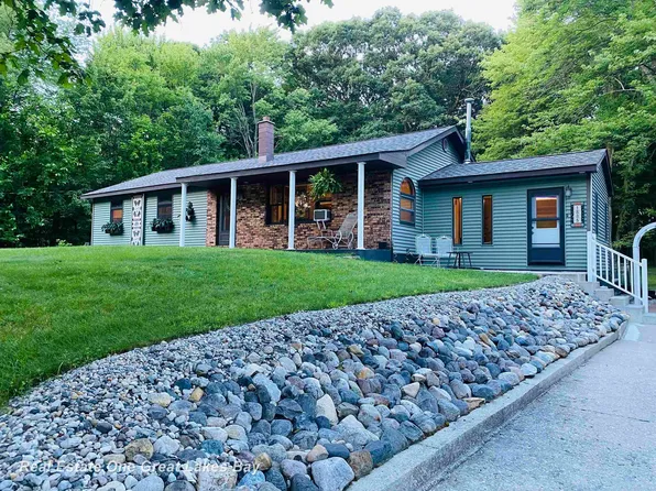 1885 Erskine Rd, Hemlock, MI 48626