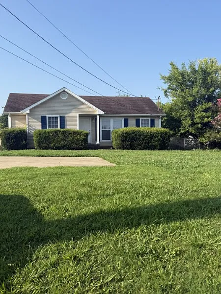 3 bed, 1008 sqft, $1,300 — Photo 2