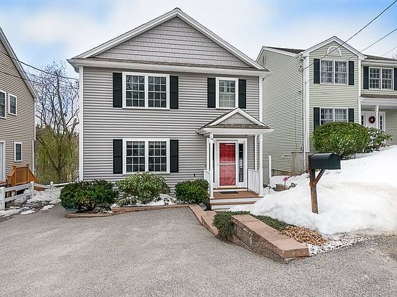 3rd image of 18 Blossom St