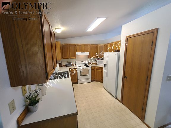 003 Kitchen (1)_08092021