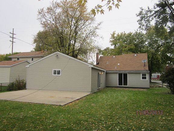 3rd image of 11525 W Grand Ave