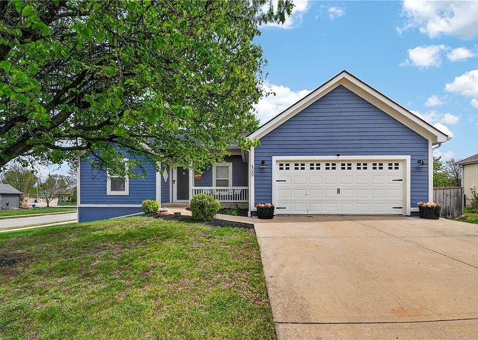 1st image of 409 S Pumpkin Ridge Cir
