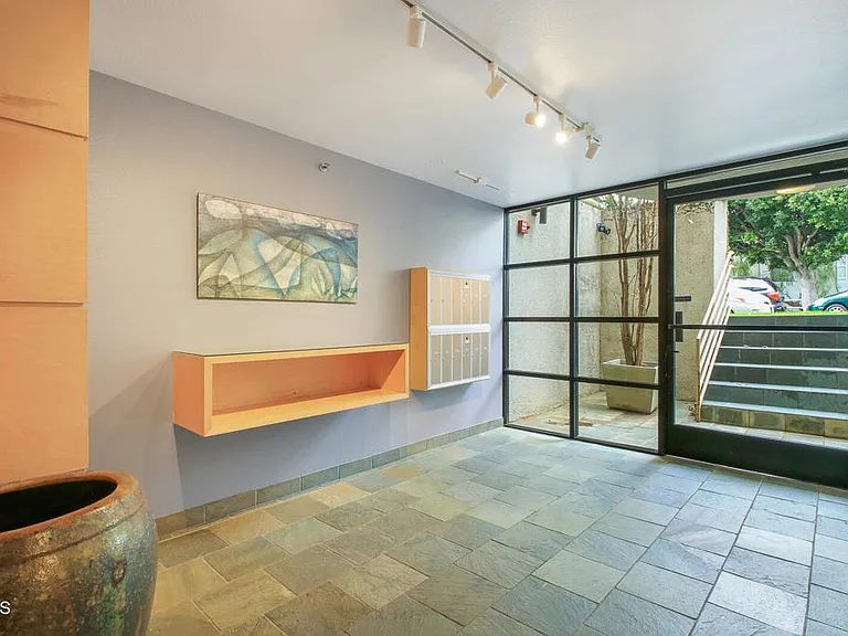1670 Malcolm Ave #103 — Photo 4
