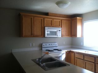 1027 S 42nd St, Springfield, OR 97478