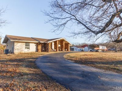 25798 Oakdale Dr, Lebanon, MO, 65536