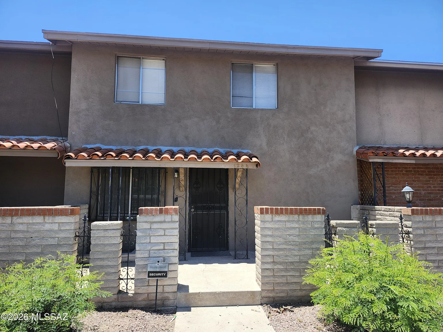 3 bed, 2.5 bath, 1752 sqft, $1,595 — Photo 2