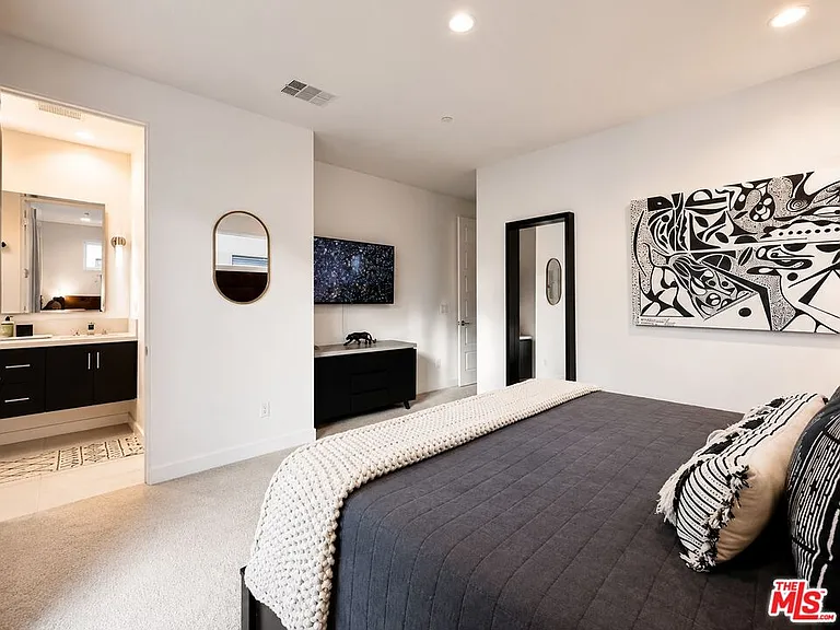 2693 Paragon Loop — Photo 16