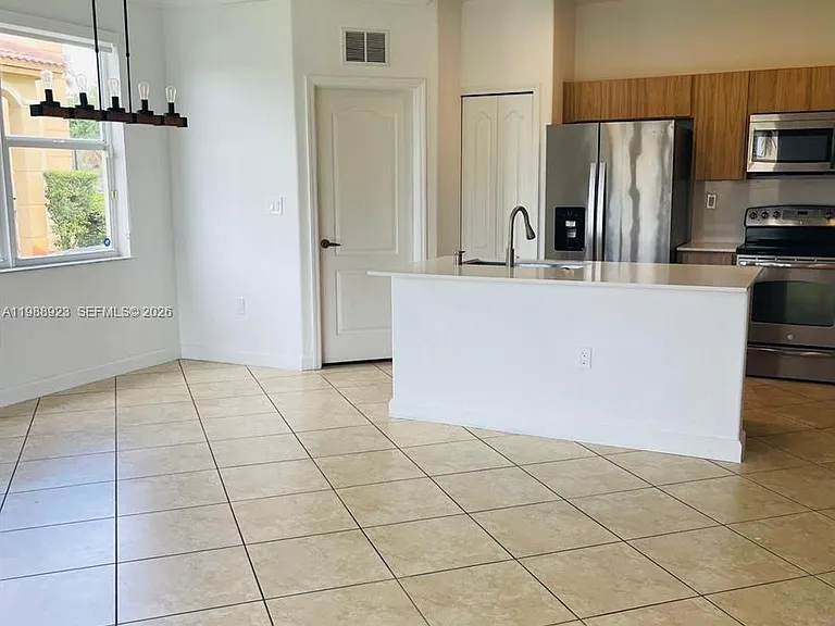 8666 NW 109th Ct — Photo 6