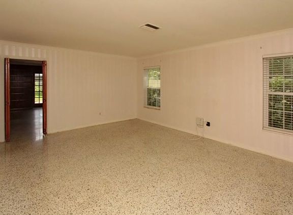4th image of 624 Marmora Ave