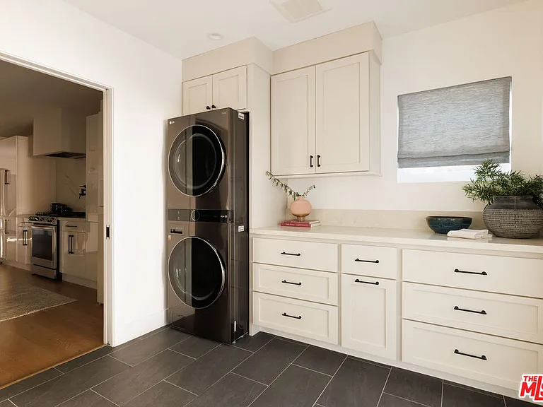 122 N Wilton Pl — Photo 23