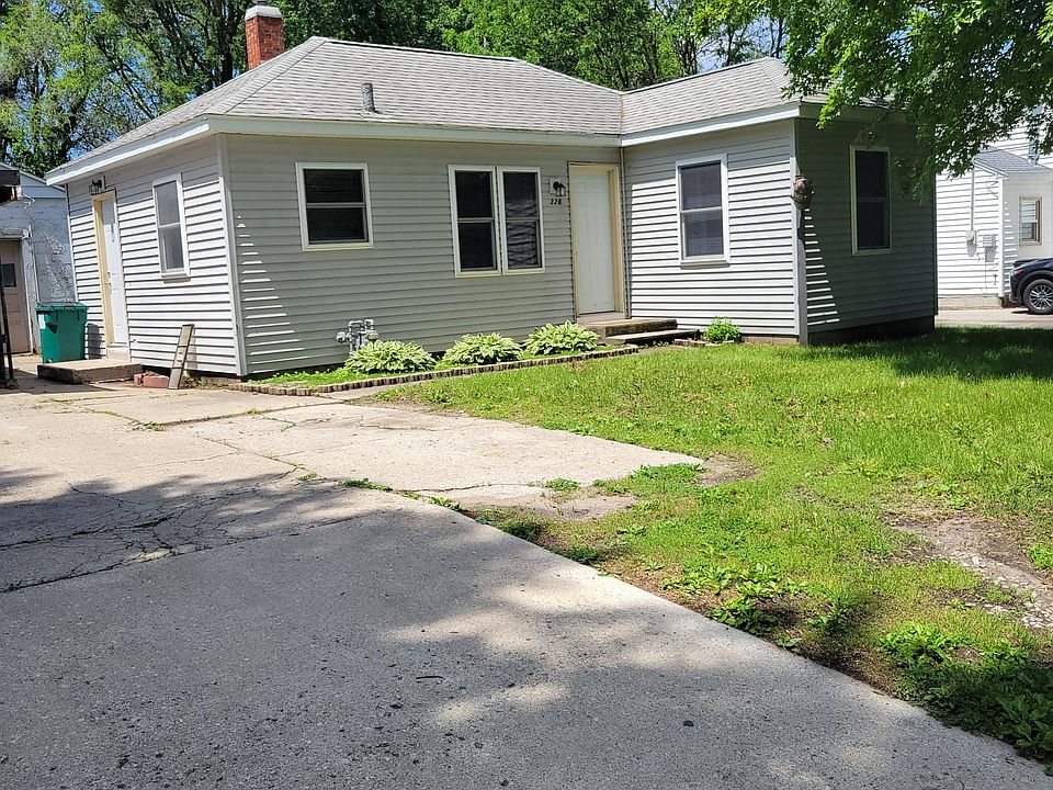 1st image of 328 Lawrence Ave