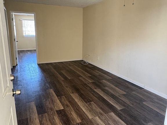 3rd image of 5101 Huntington Dr N #206