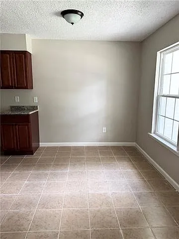 2 bed, 1.0 bath, 728 sqft, $900 — Photo 4