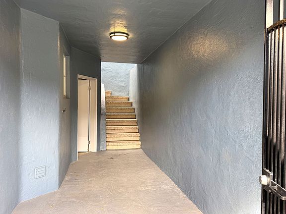 2nd image of 2644 Alemany Blvd
