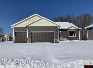 300 Tanager Rd, Mankato, MN 56001