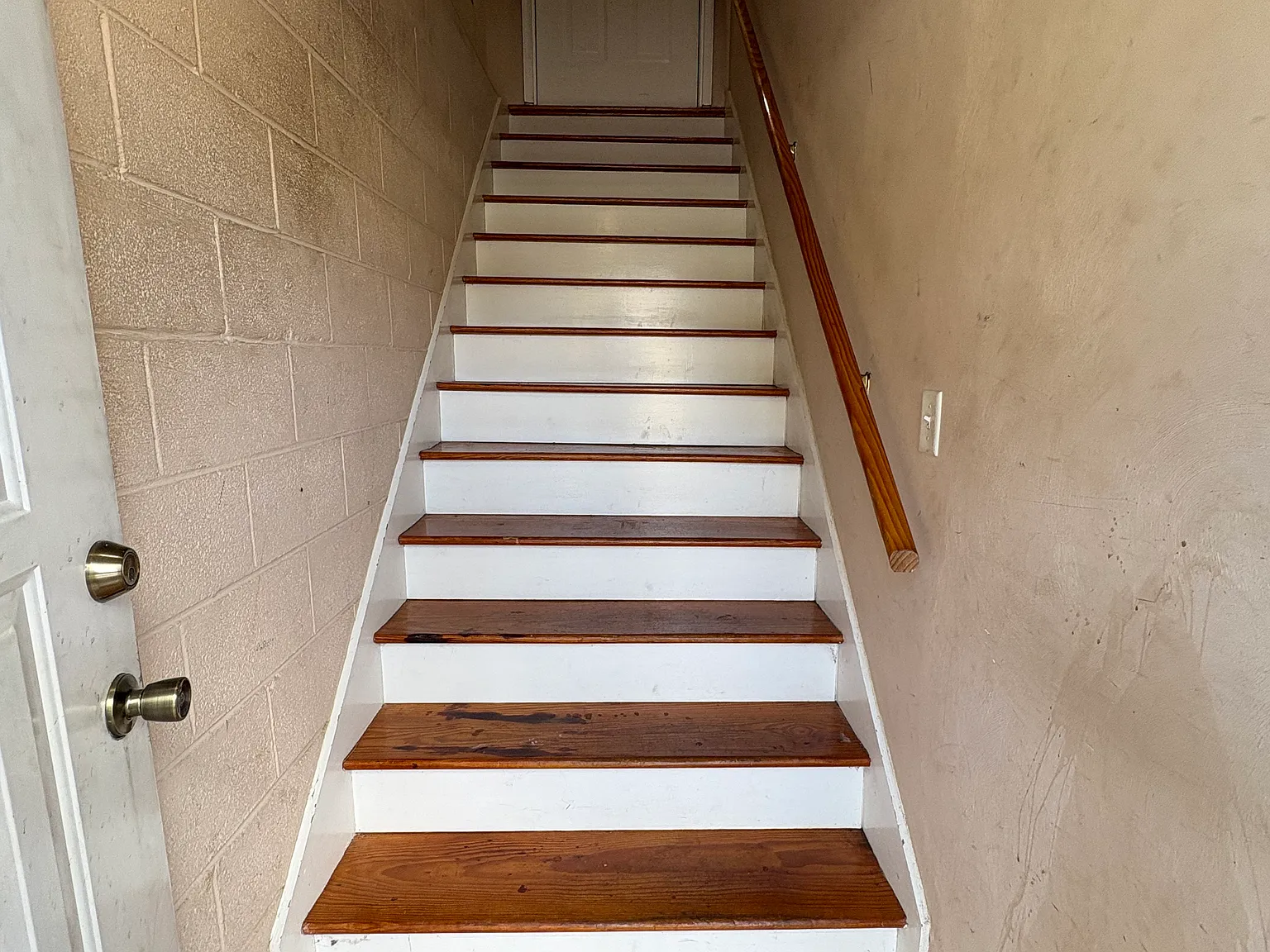 2 bed, 1200 sqft, $1,200 — Photo 2