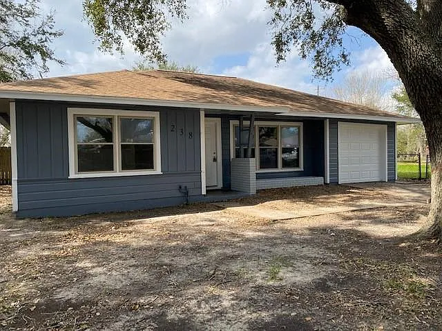 238 Sycamore Dr — Photo 2