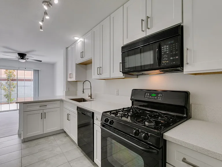 8449 Blue Island Ave — Photo 18