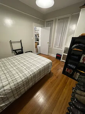 Rented by Keller Williams NYC | media 23