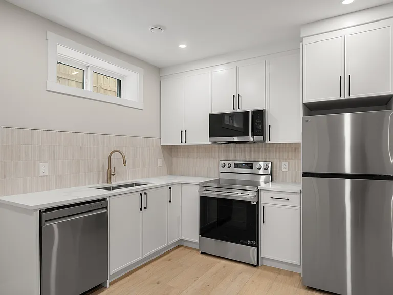 1812 51st St NW #1B — Photo 5
