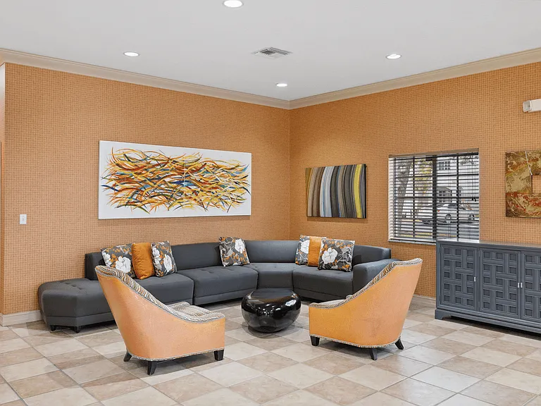 Venice Cove Apartments — Photo 8