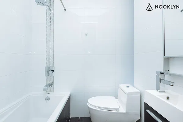 Rented by Nooklyn NYC LLC | media 41