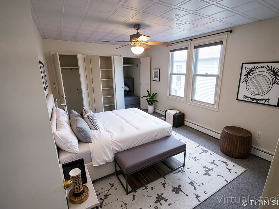 This property has been virtually staged; furnishings and decor shown are for illustrative purposes only