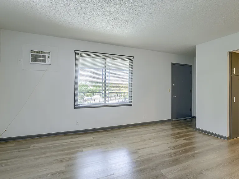 4513 Lafayette Ave #12 — Photo 5
