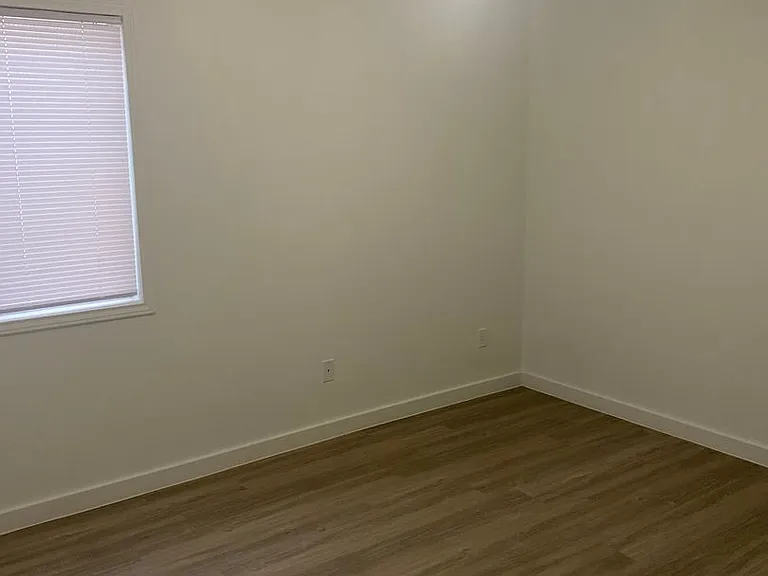 24 Flats Apartments — Photo 32