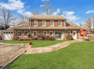 25 Sunnyridge Rd, New Rochelle, NY 10804