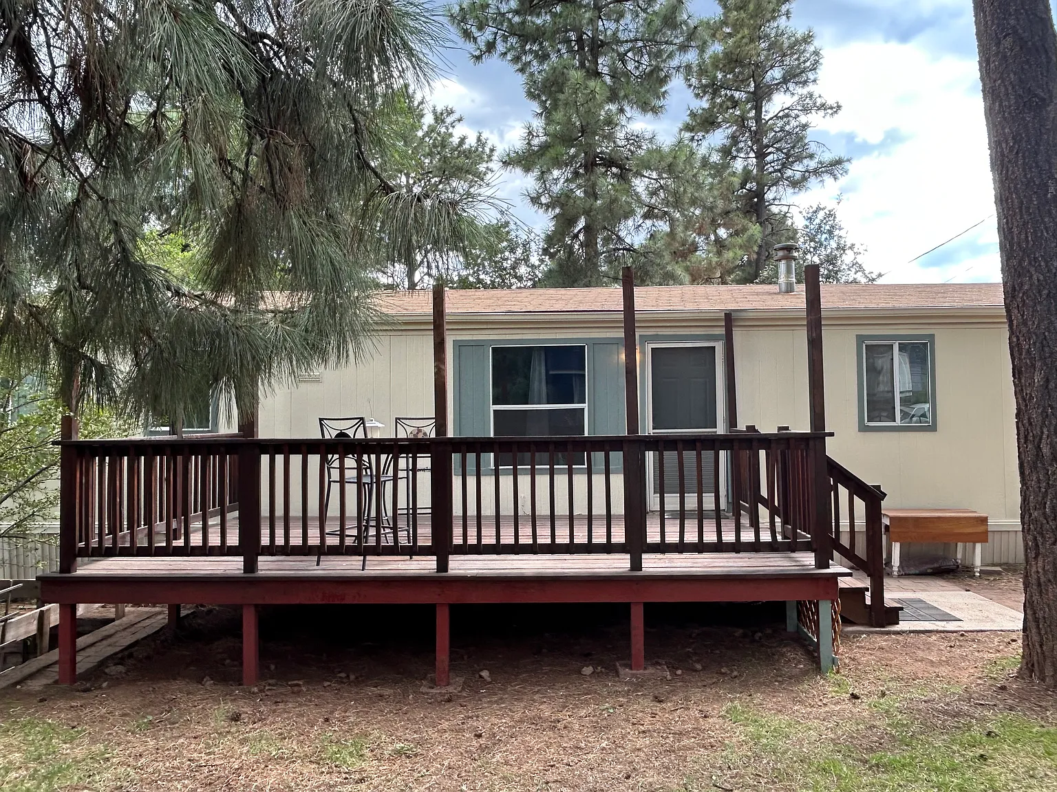 3 bed, 960 sqft, $2,400 — Photo 1