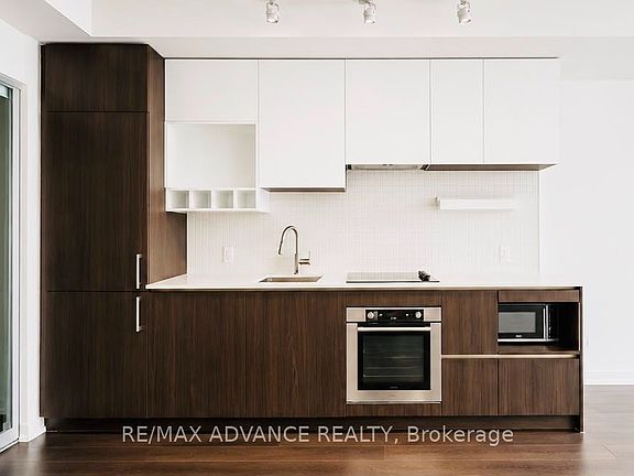 3rd image of 5 Buttermill Ave #2008
