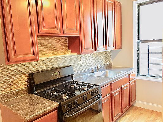 2nd image of 2114 Caton Ave #6E