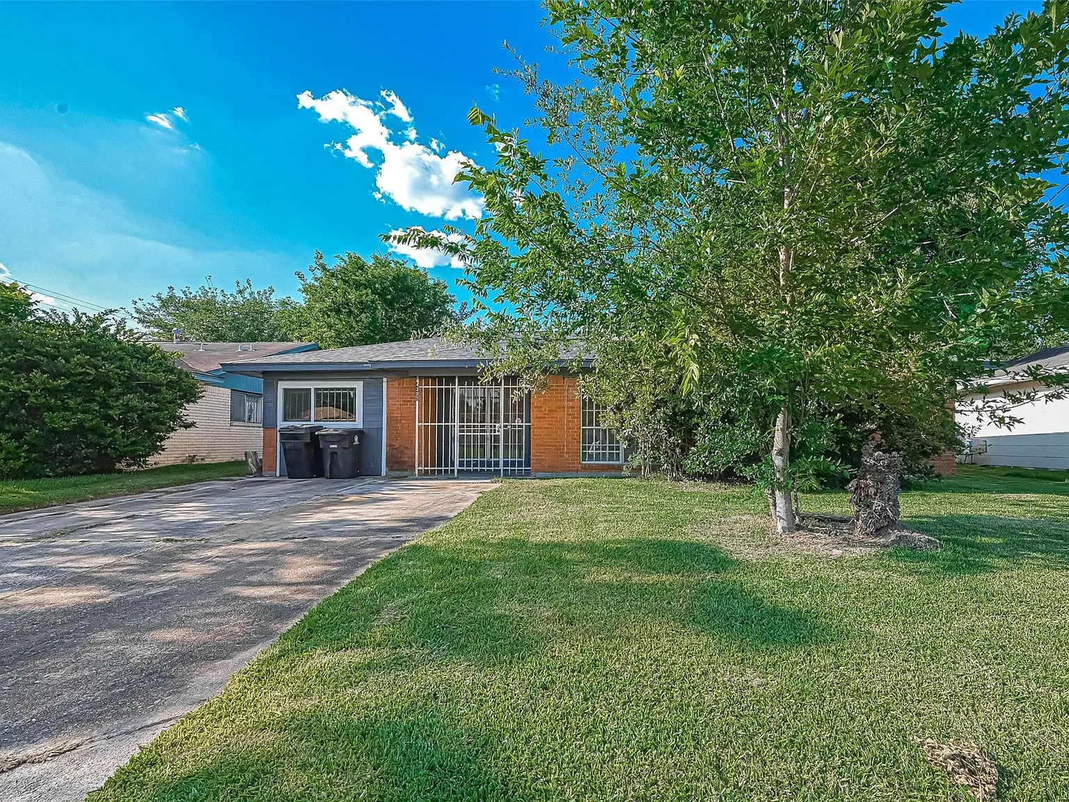 4 bed, 2.0 bath, 2008 sqft, $1,750 — Photo 3