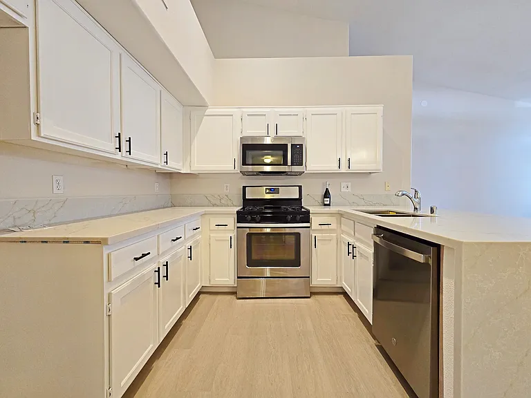 5370 Runningbrook Rd — Photo 12