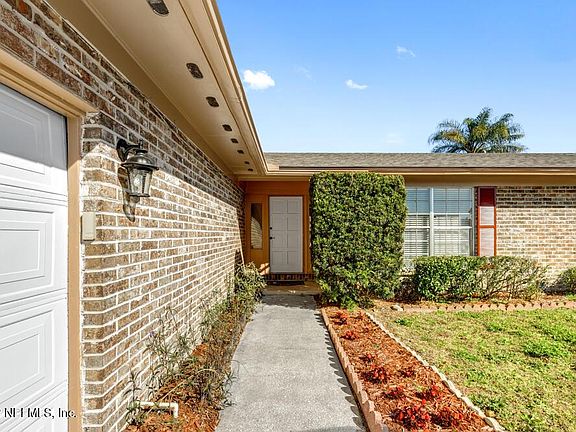 3rd image of 571 Cody Dr